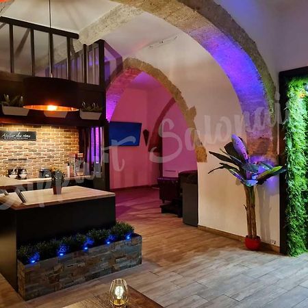 Appartement 70m2 avec jacuzzi privatif Salon-de-Provence Extérieur photo