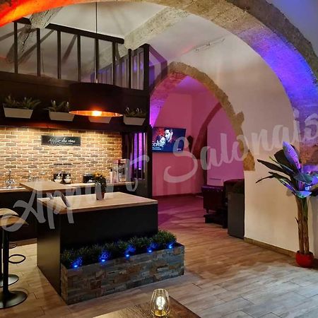 Appartement 70m2 avec jacuzzi privatif Salon-de-Provence Extérieur photo