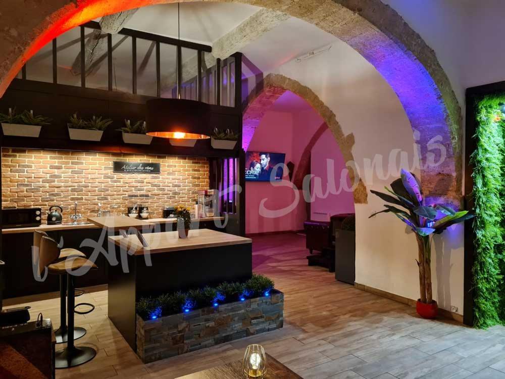 Appartement 70m2 avec jacuzzi privatif Salon-de-Provence Extérieur photo