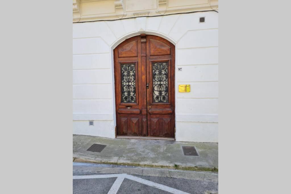 Appartement 70m2 avec jacuzzi privatif Salon-de-Provence Extérieur photo